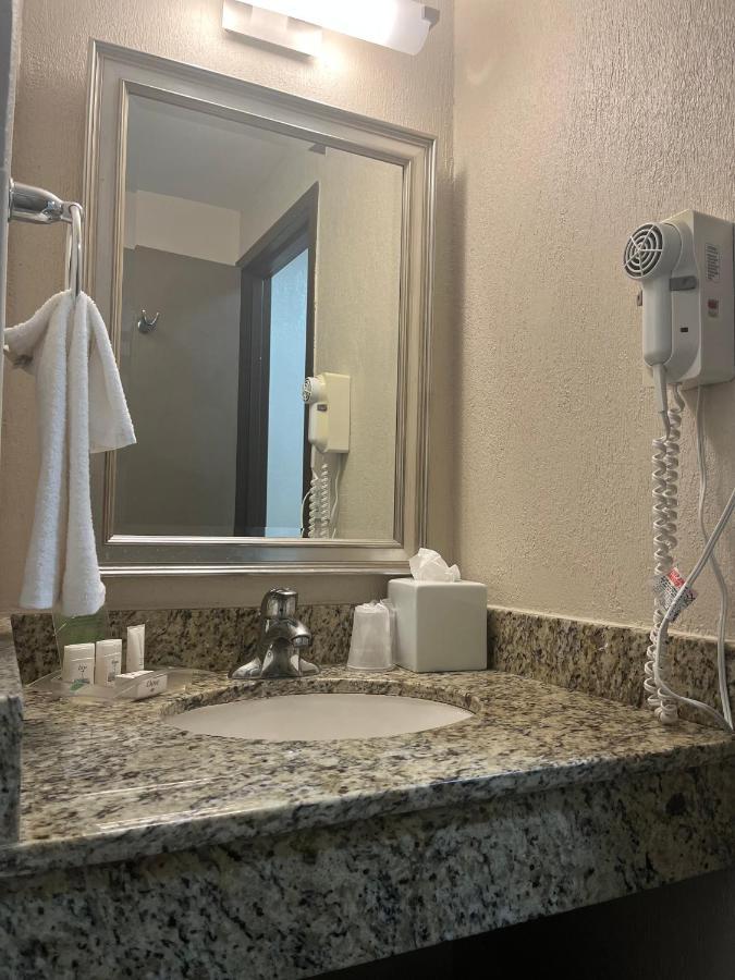 Holiday Inn Houston Sw-Near Sugar Land By Ihg מראה חיצוני תמונה